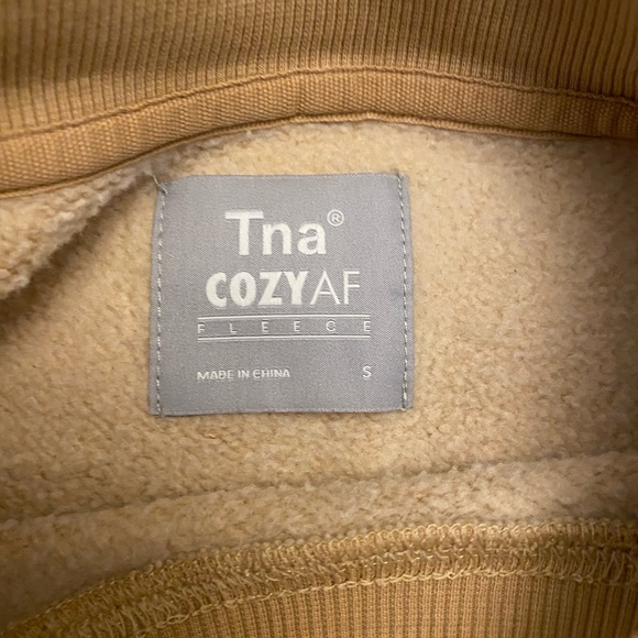 TNA cropped Cozy AF hoody - Picture 2 of 2